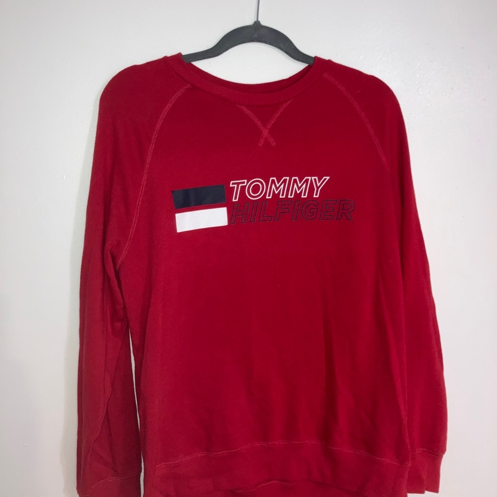 Red Tommy Hilfiger Sweatshirt